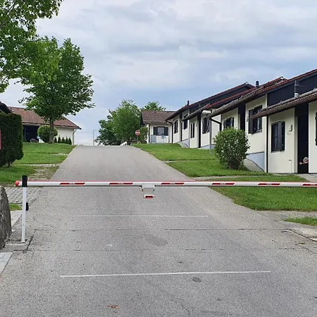 Am Hochbergle Haus 138 *